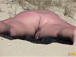 amateur nudist voyeur enormous milf Close-Up video